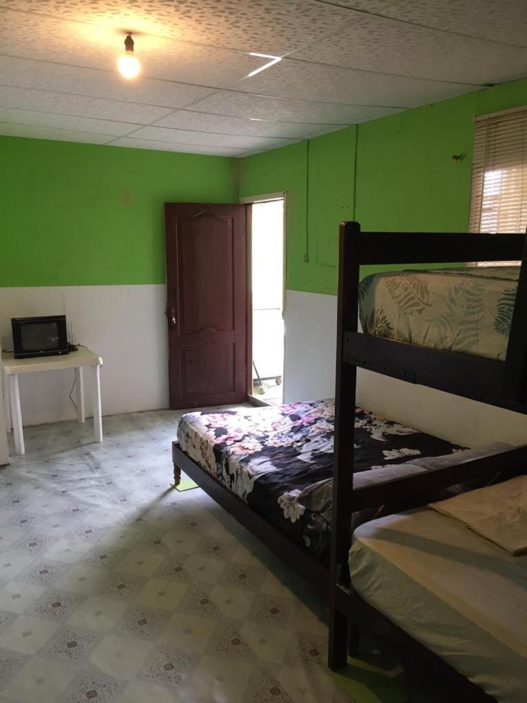 Hostal Camping Beach Salinas (Santa Elena) Exterior foto