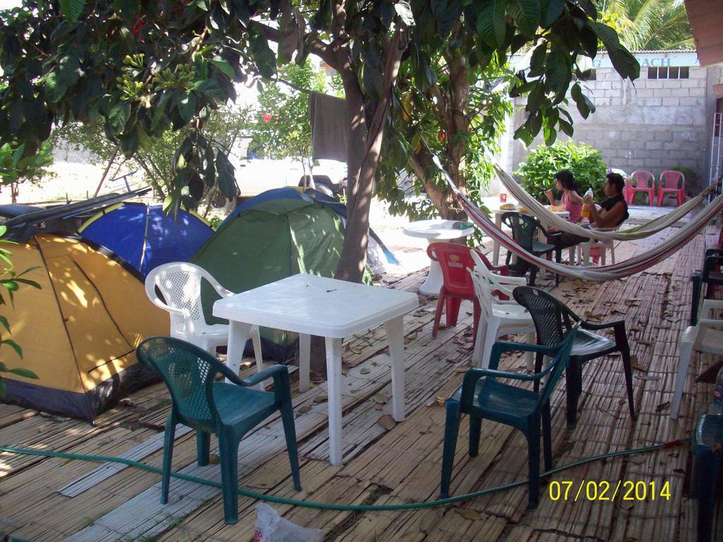 Hostal Camping Beach Salinas (Santa Elena) Exterior foto